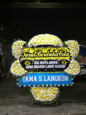 Papan Bunga Duka di Pardamean